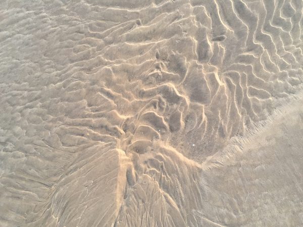 Du sable, du hasard et peut-être même des équations