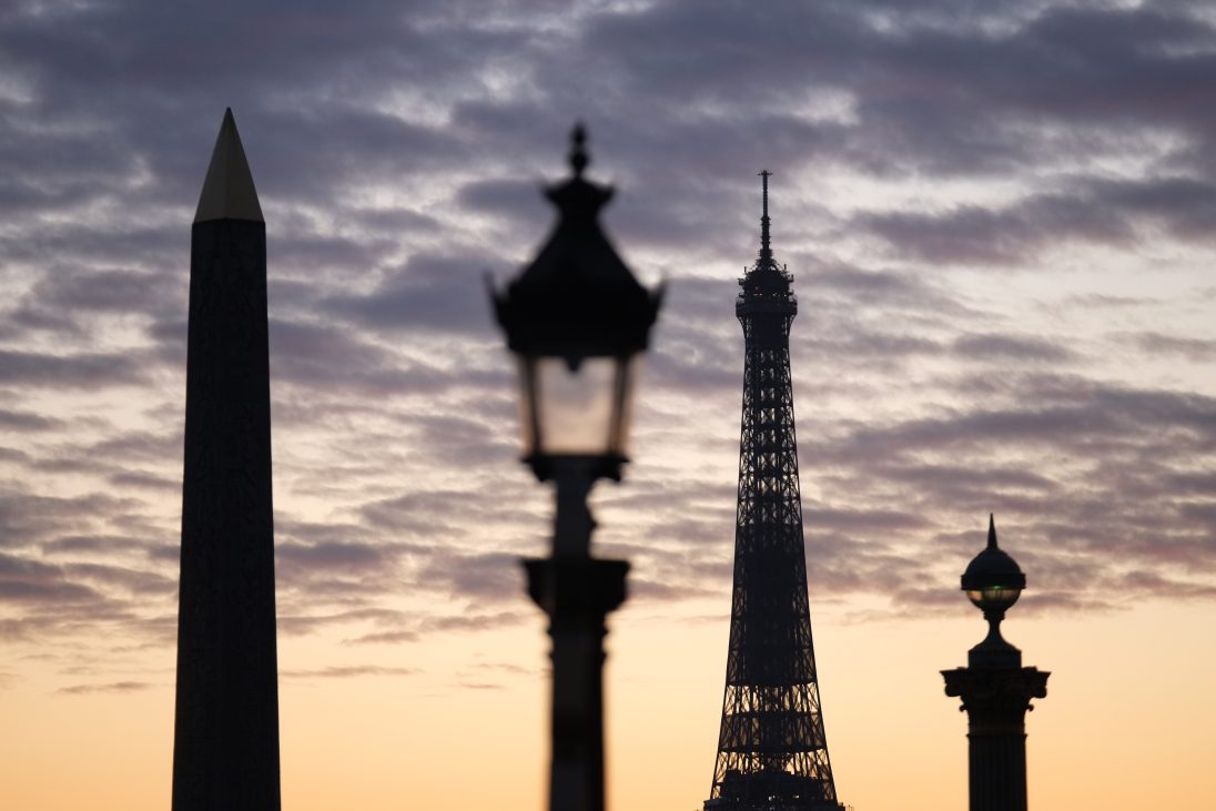 L'obélisque de la place de la Concorde et la Tour Eiffel