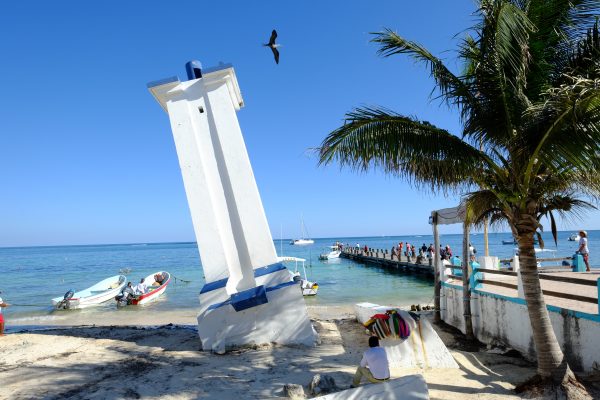 Le phare de Puerto Morelos