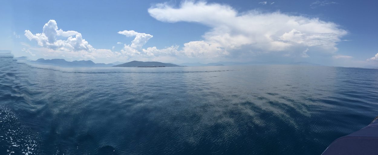 En mer Egée entre Poros et Athènes