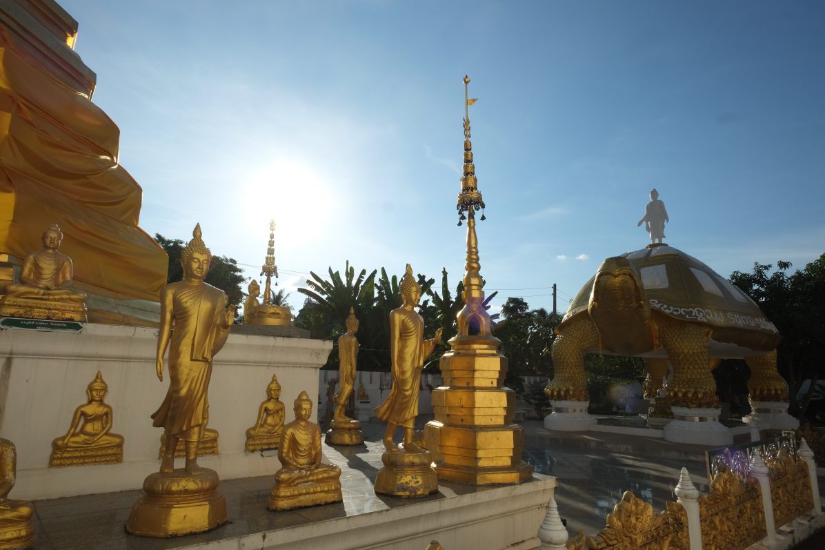Un joli temple de Luampang dans le nord de la Thaïlande