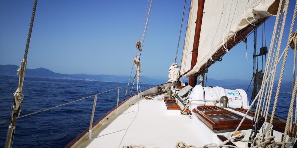 Naviguer en Corse