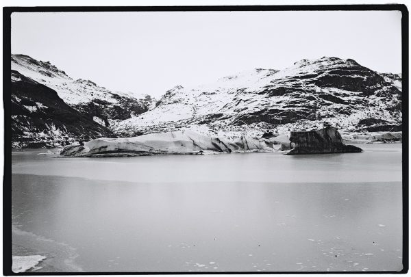 Le glacier et le lac glaciaire de Solheimajokull un trésor