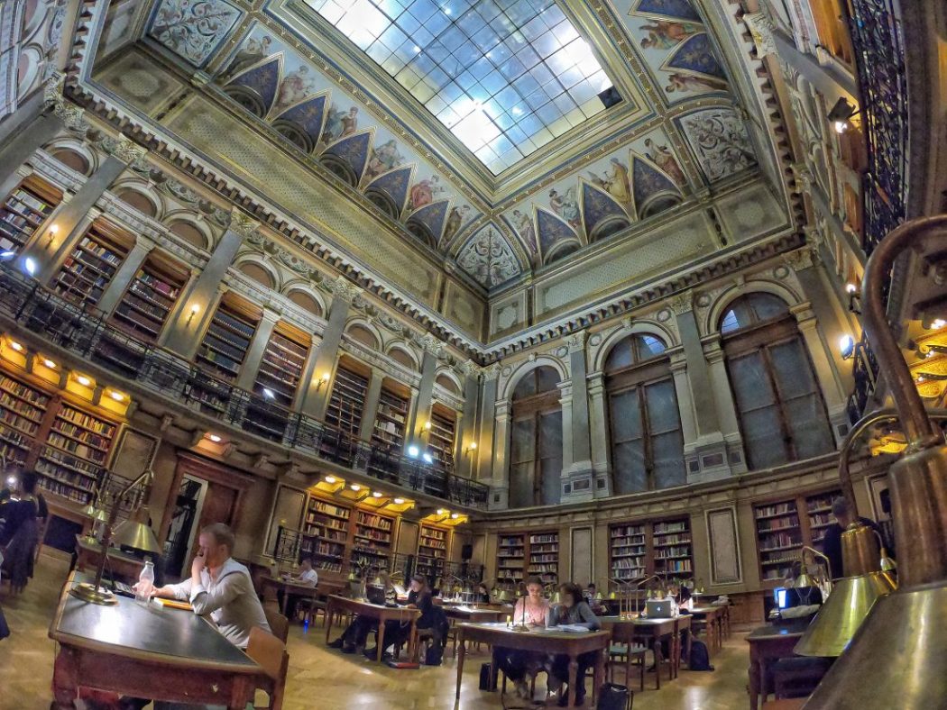 "ELTE" l'une des plus belles bibliothèque de Budapest