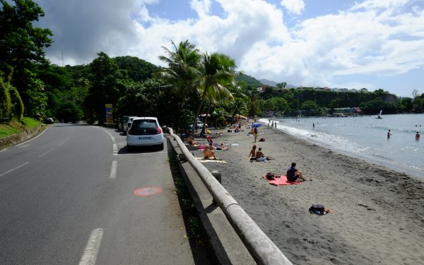 Malendure juste en face de la réserve Cousteau est une des plus belles plages de Guadeloupe