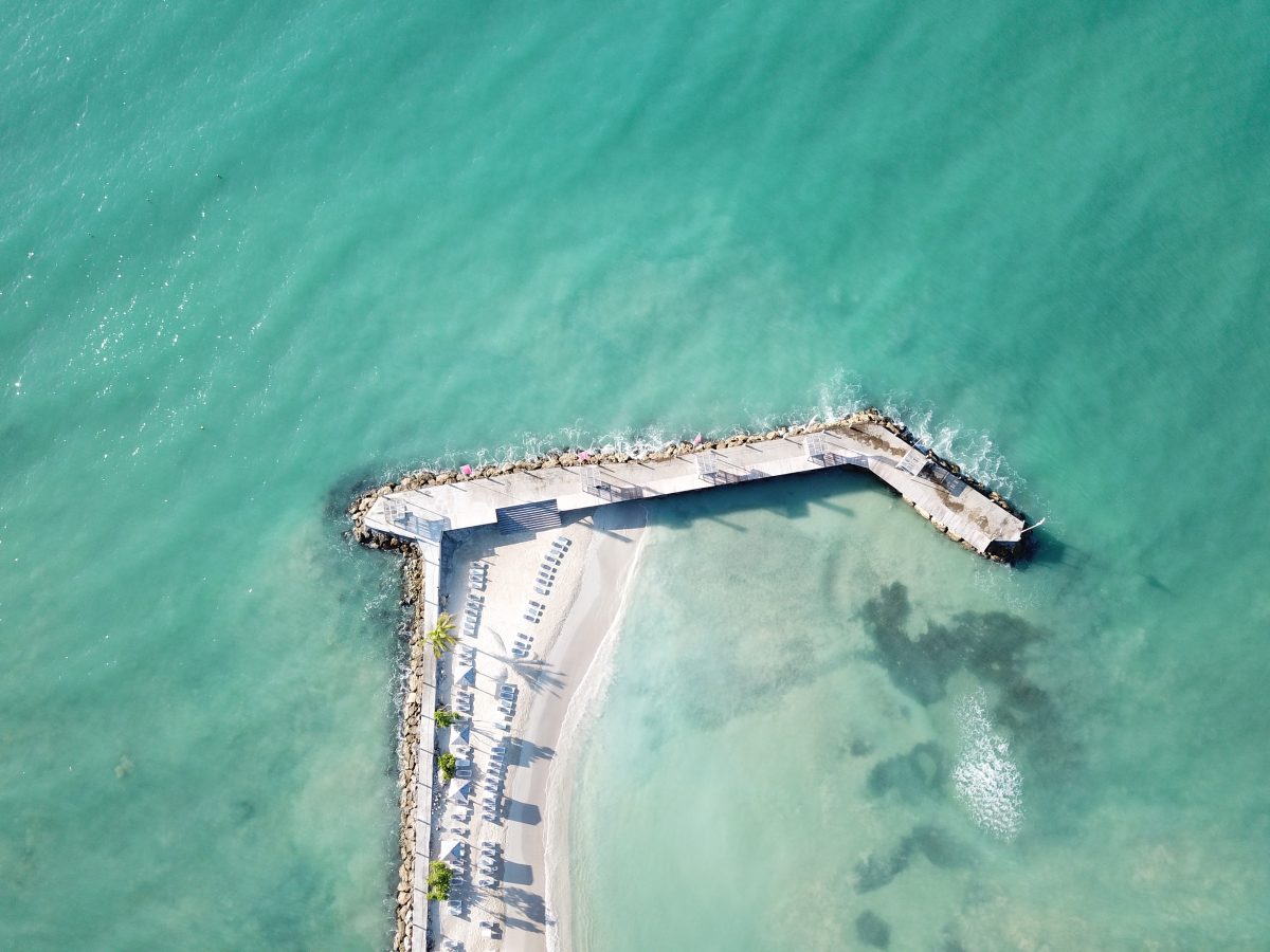 Seul au monde sur la plage privée de l'hôtel la Créole en Guadeloupe