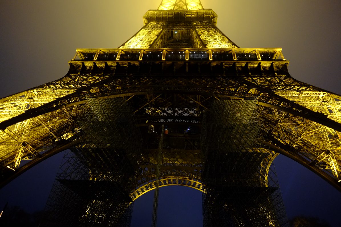 Fun facts about the Eiffel Tower in Paris - Escale de nuit