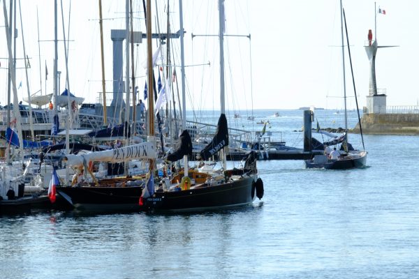 Deux des plus beaux voiliers dans le port de la Baule - Le Pouliguen