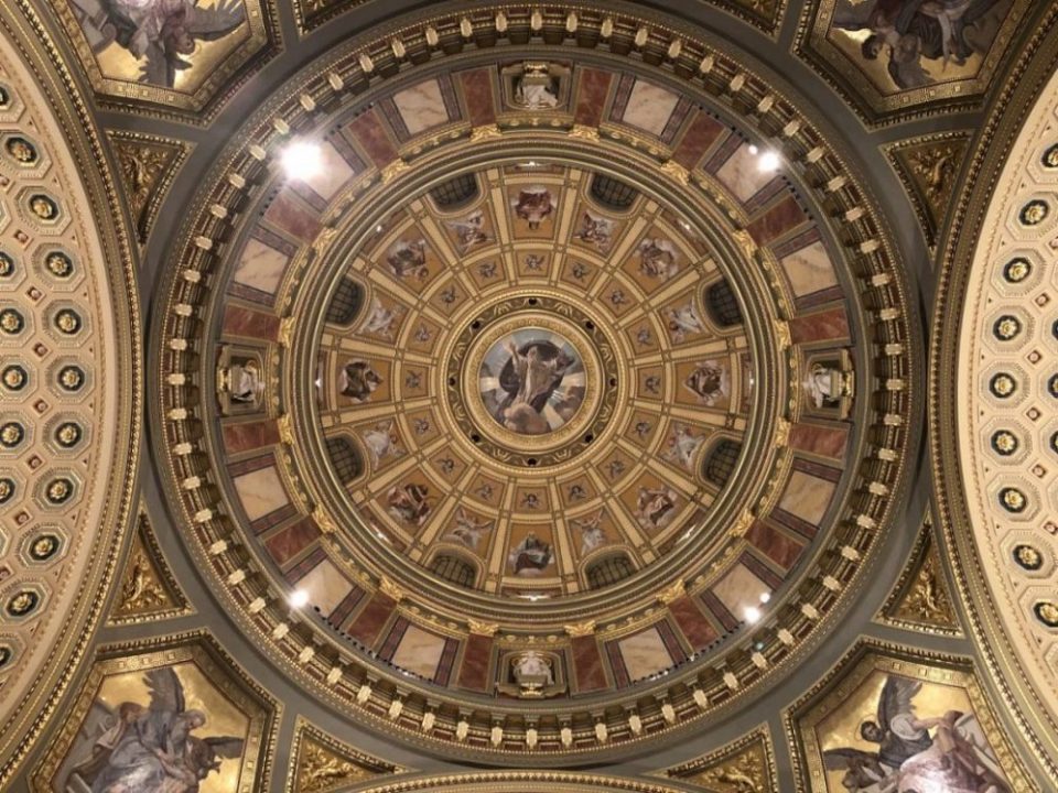 La fabuleuse coupole de la basilique Saint-Etienne à Budapest