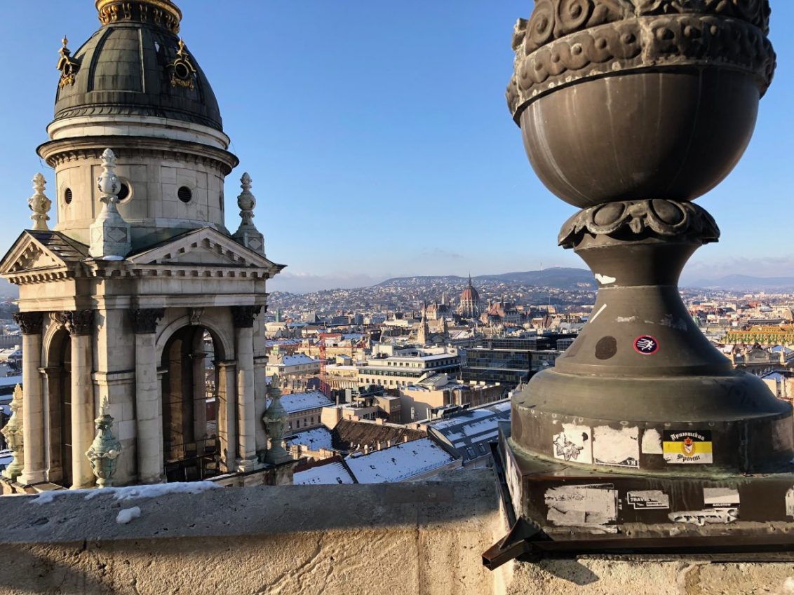 La vue depuis le sommet de la basilique Saint-Etienne à Budapest