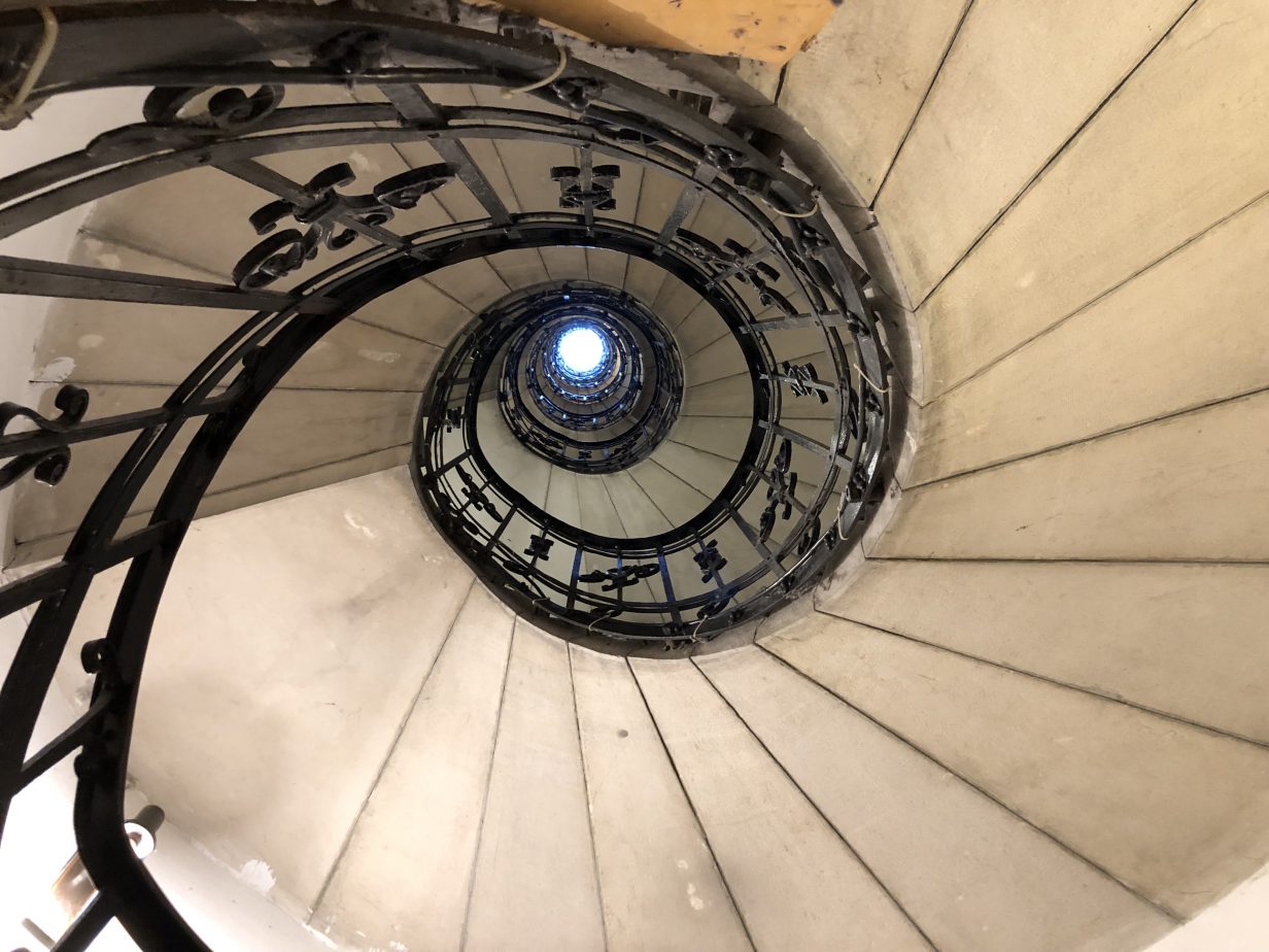 Le petit escalier en colimaçon de la basilique