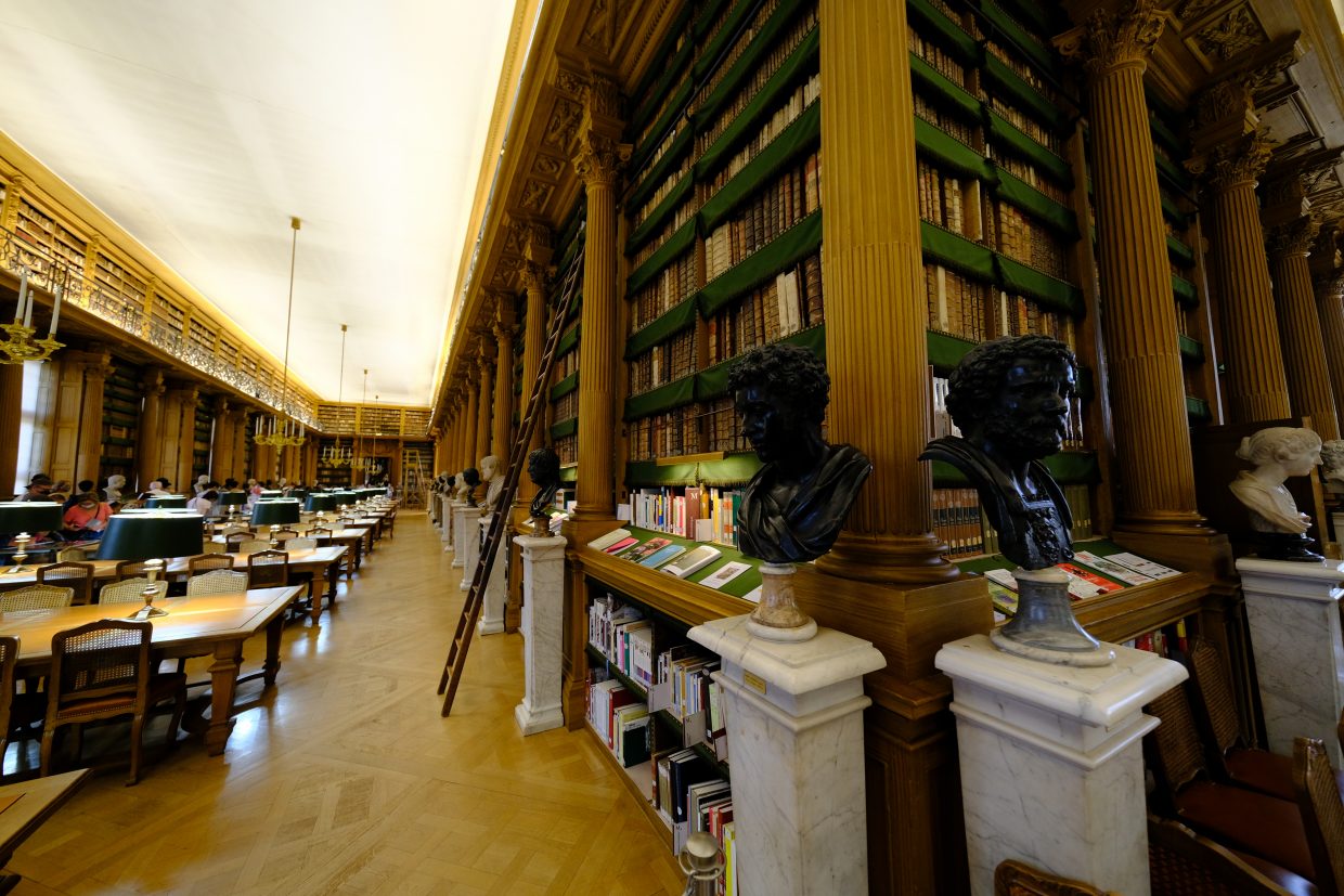 La bibliothèque Mazarine date de 1643