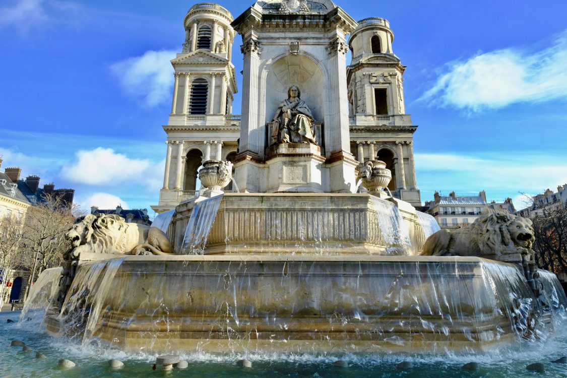 La fontaine Saint-Placide et l'église éponyme