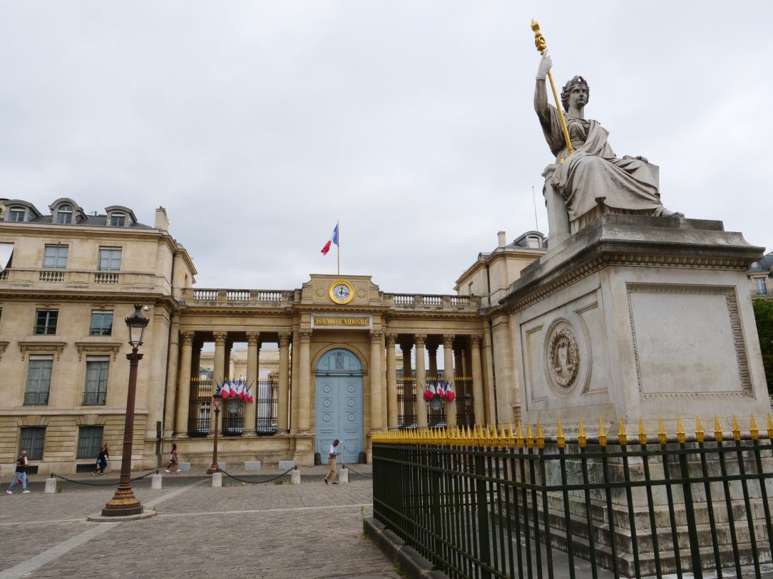L'assemblée nationale côté place du Palais Bourbon