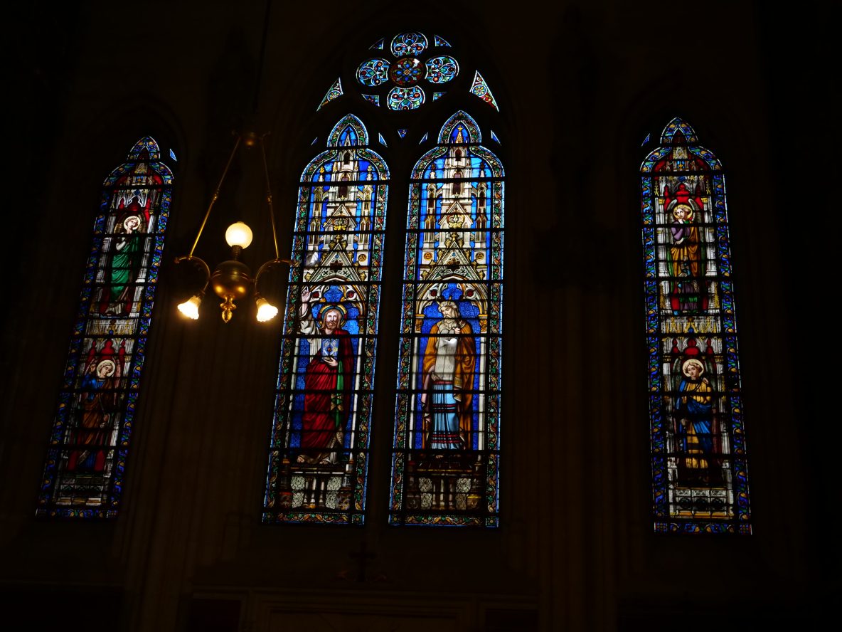 Les vitraux de la basilique Sainte-Clothilde