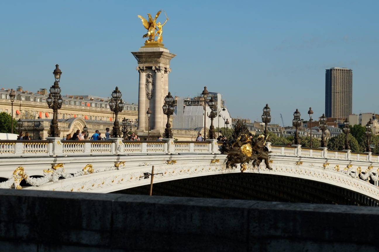 L'un des plus beaux ponts de Paris, c'est celui offert par le Tsar et la Russie