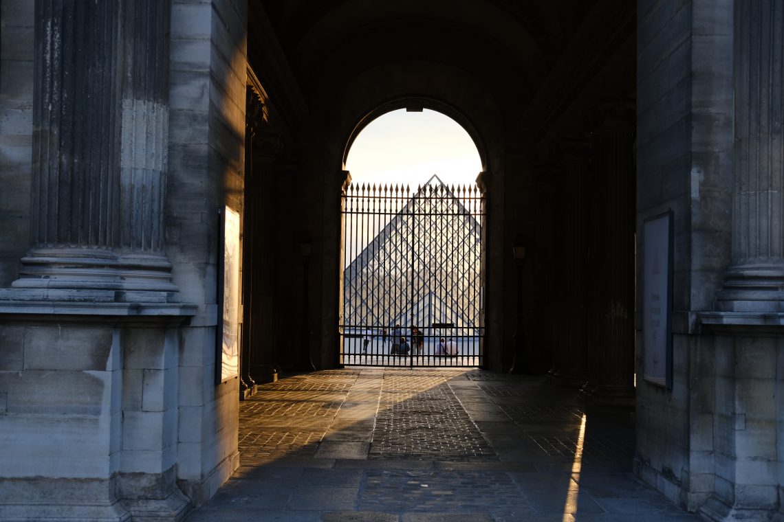 Le musée du Louvre et sa Pyramide de verre