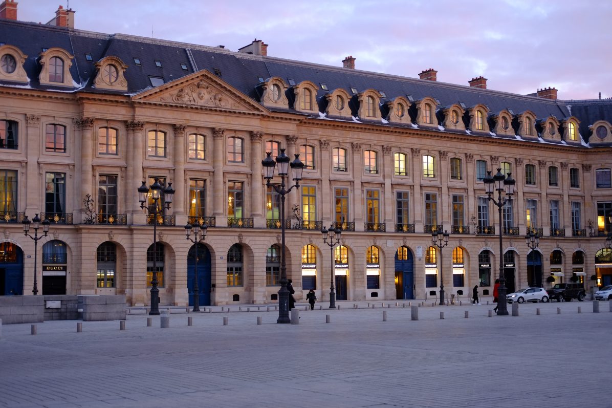 L'une des façades de la place Vendôme
