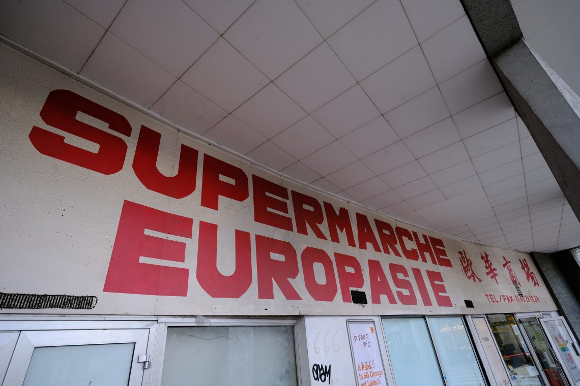 Sur la place d'Aligre le supermarché Europasie