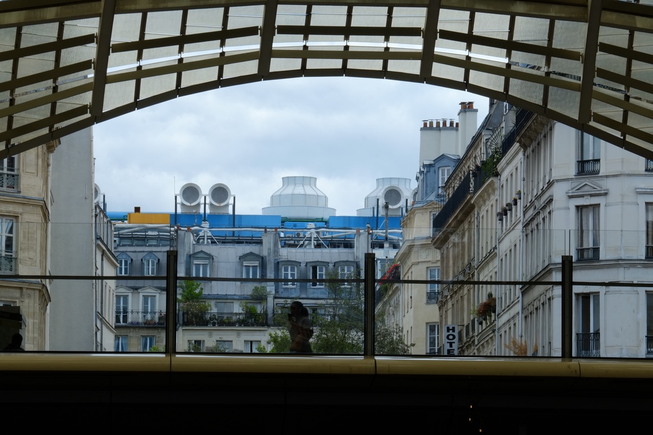 Une vue sur Beaubourg depuis Chatelet les Halles