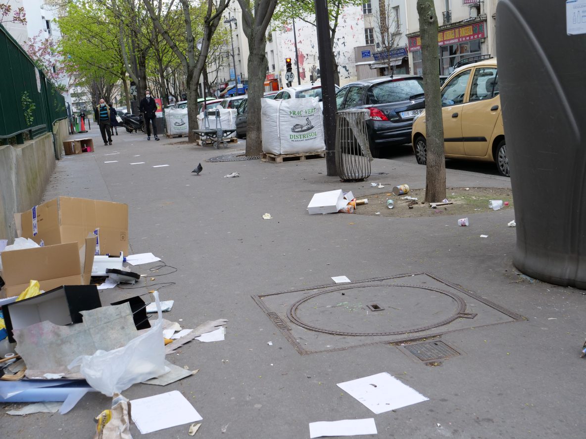 Paris ville propre, dans les rues du 18 ème arrondissement le 6 avril 2021