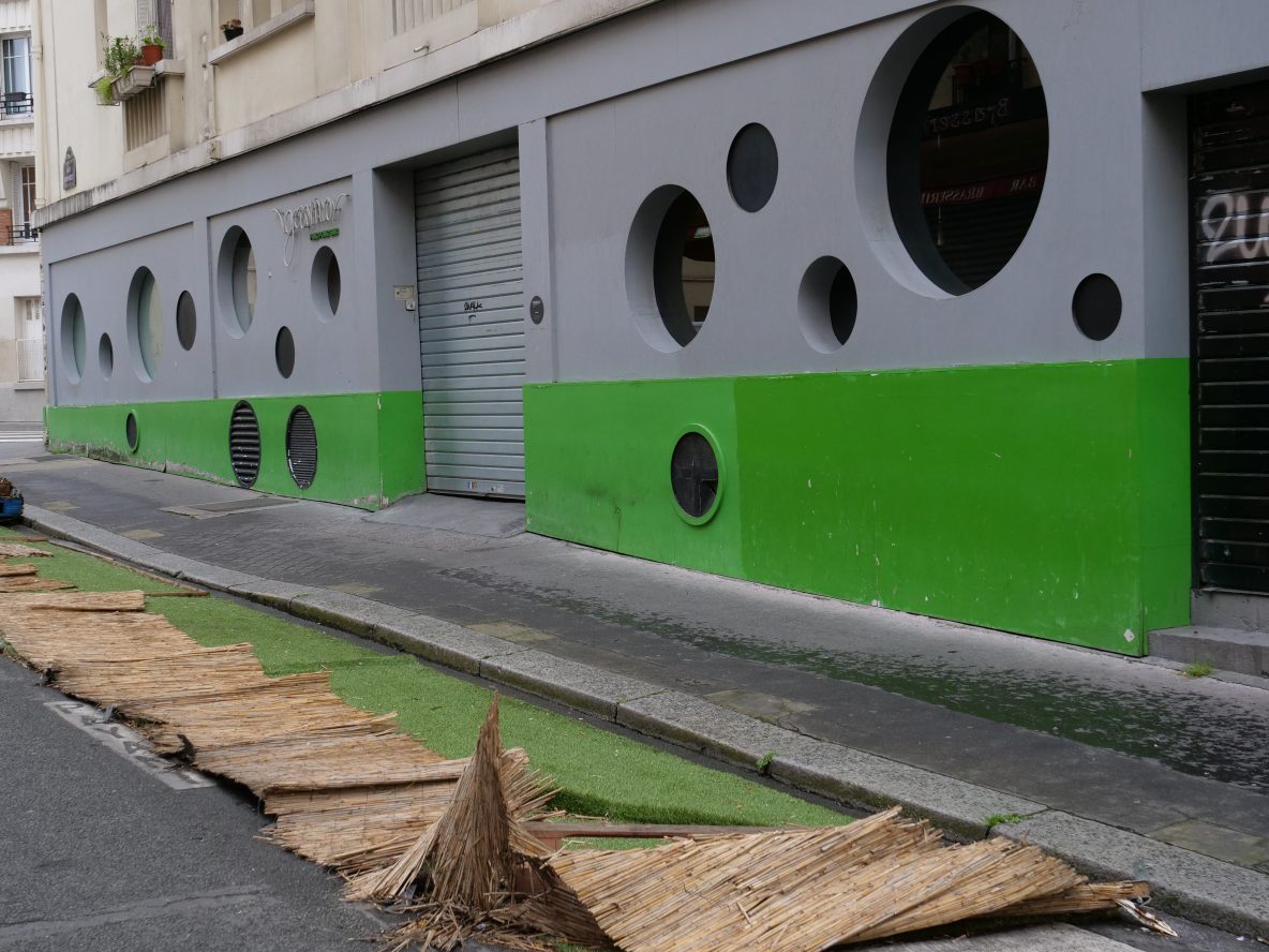 Une autre terrasse éphémère laissée à l'abandon pour alimenter la rubrique saccage Paris