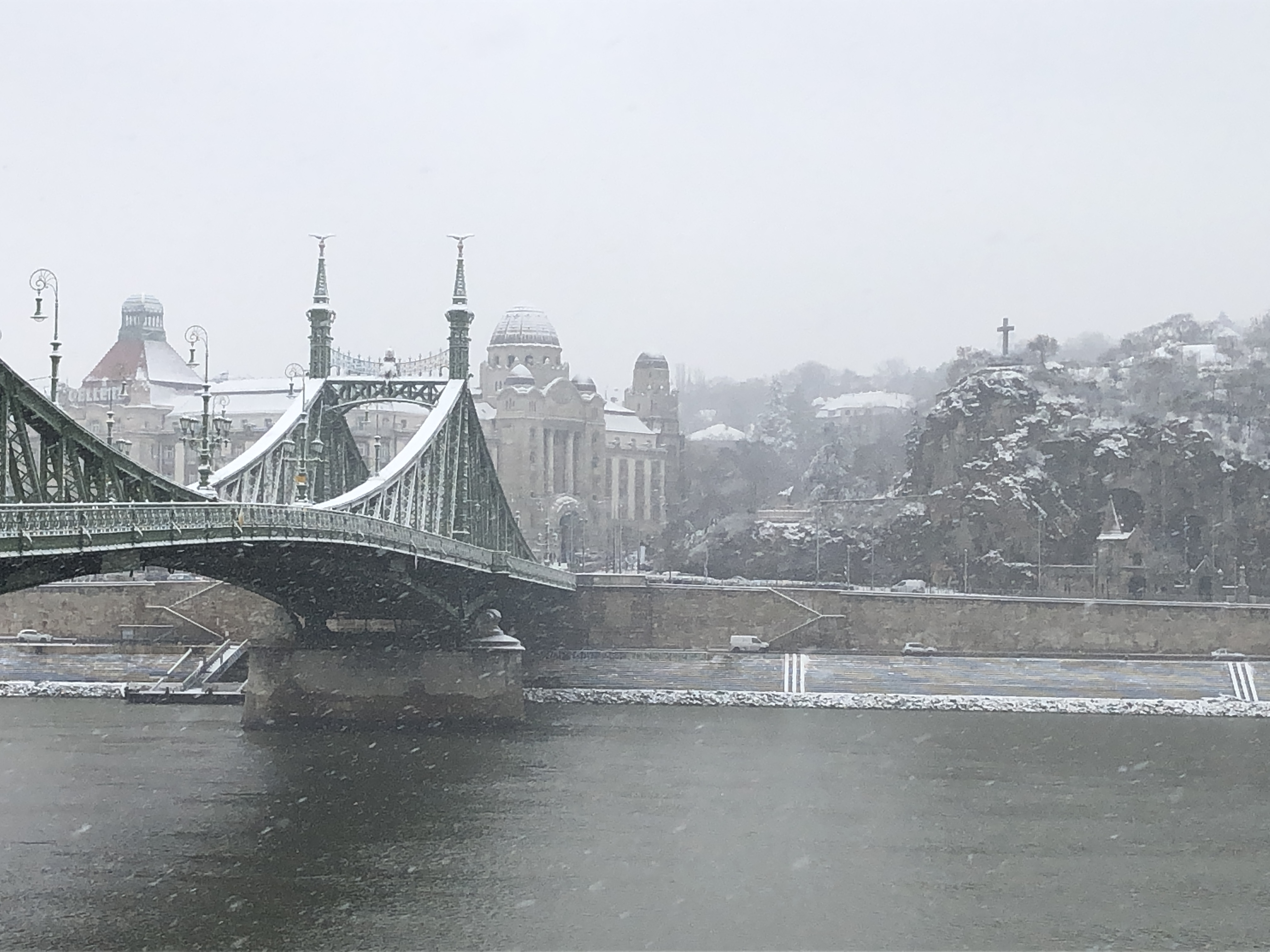 Budapest sous la neige au début du mois de décembre