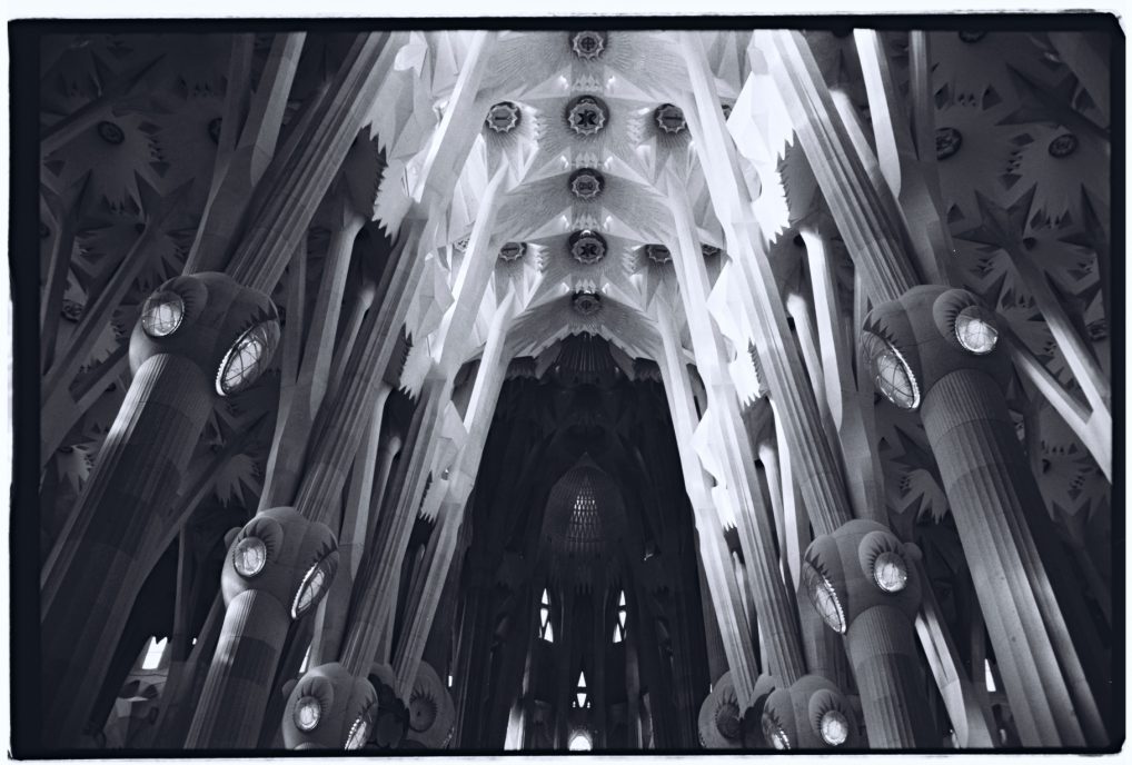 L'intérieur de la Sagrada Familia, le projet inachevé
