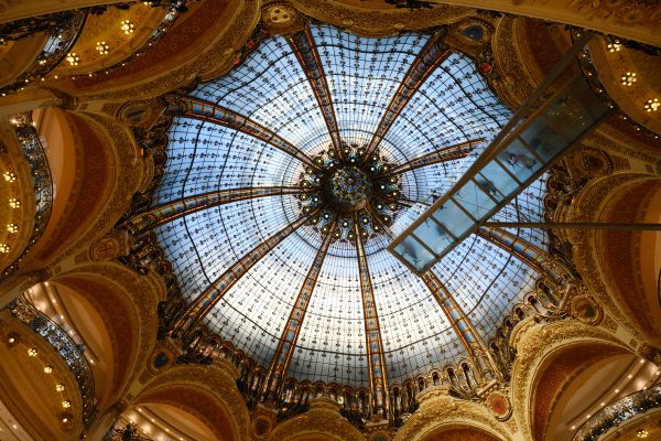 Les grands magasins parisiens et la verrière des galeries Lafayette