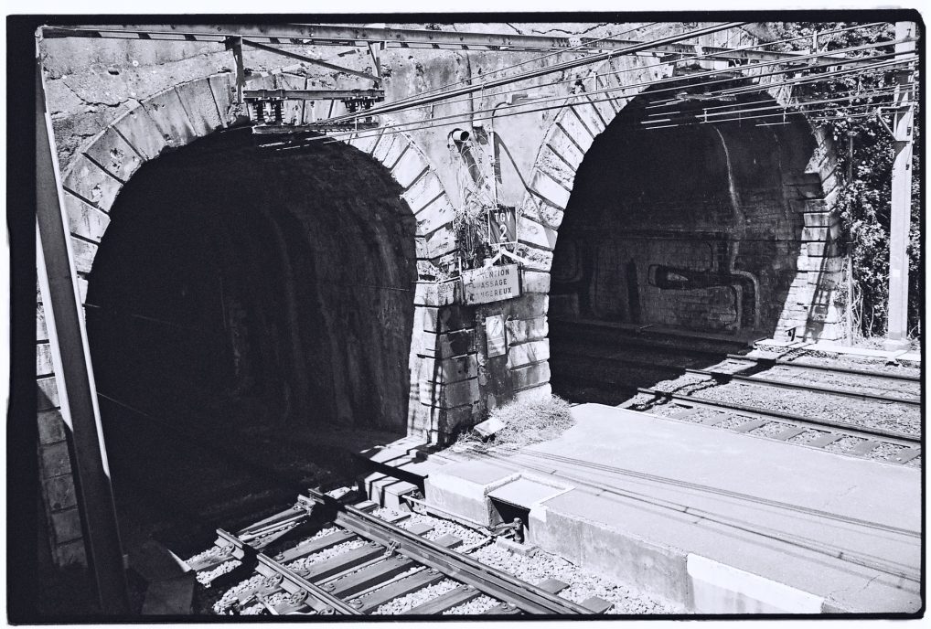 Les tunnels de Bayonne qui mènent vers Hendaye et Guéthary ou Biarrtiz