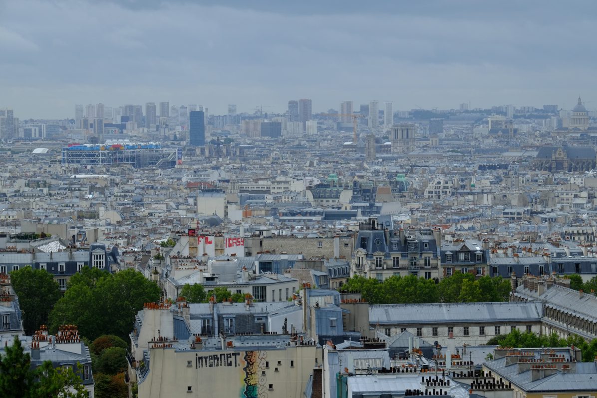 Depuis Montmartre on observe Paris en miniature