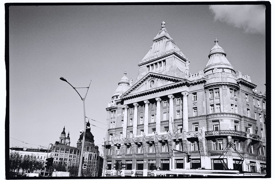 La Hongrie en noir et blanc et l'architecture de la capitale