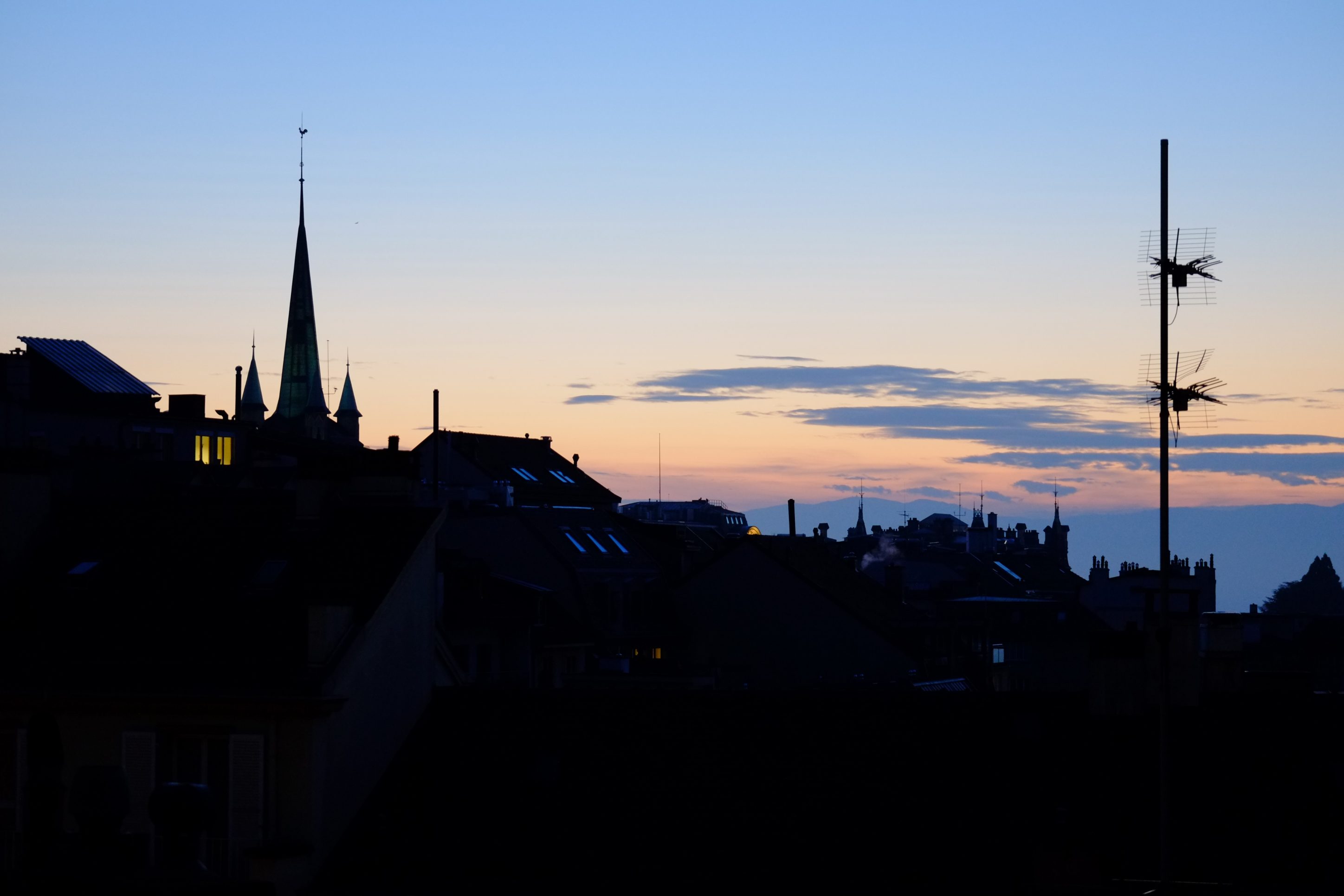 La ville de Lausanne au crépuscule