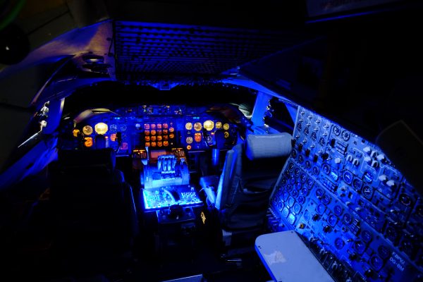 Une expérience immersive dans la cabine de pilotage d'un Boeing 747