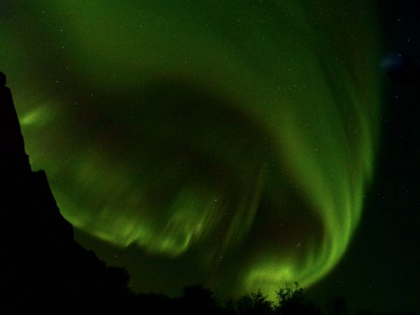 What is the color of an aurora borealis ?