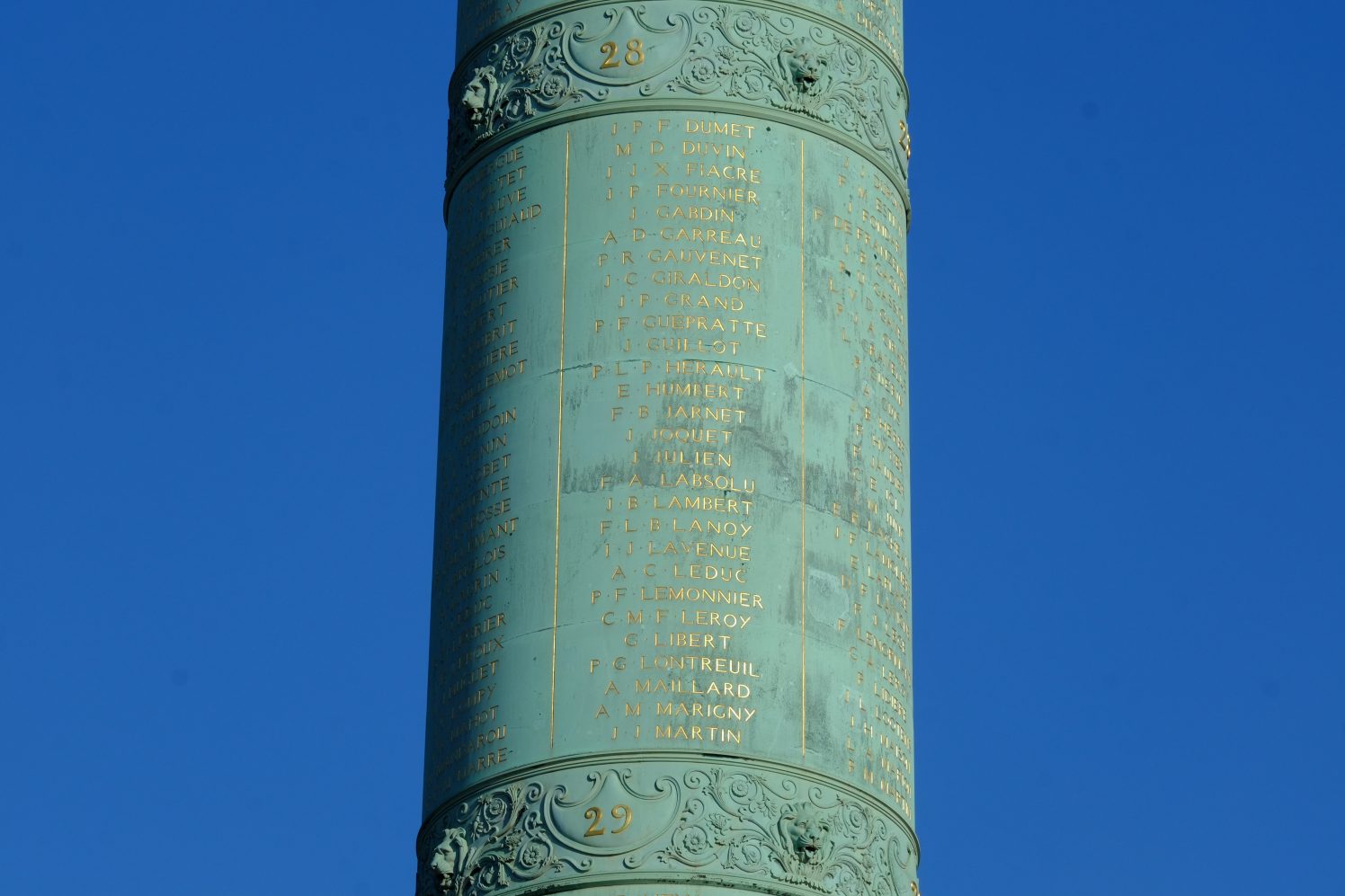 La colonne et le nom des révolutionnaires morts pour la France