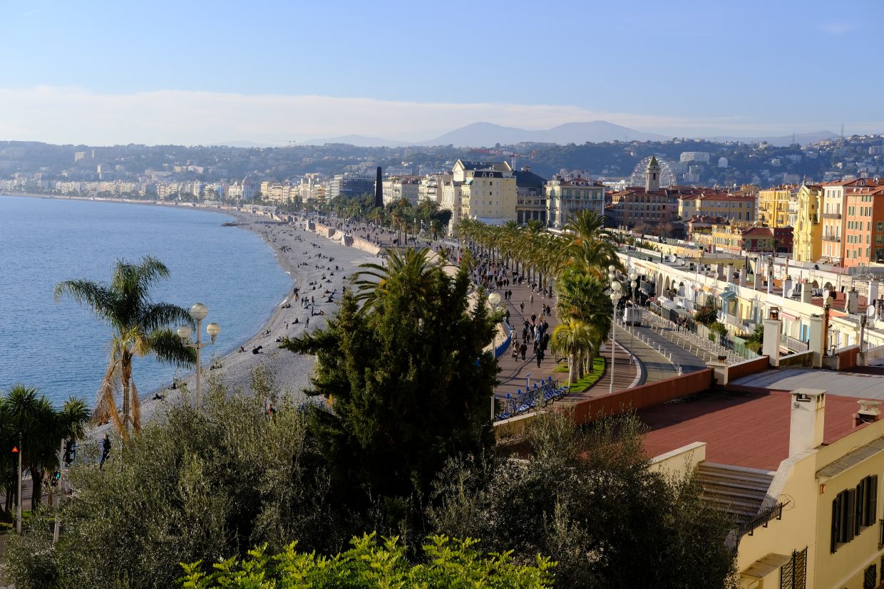 La ville de Nice et la baie des Anges