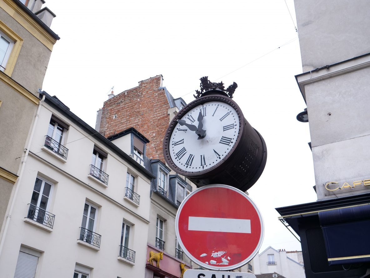 L'horloge publique parisienne de la place de la Contrescarpe