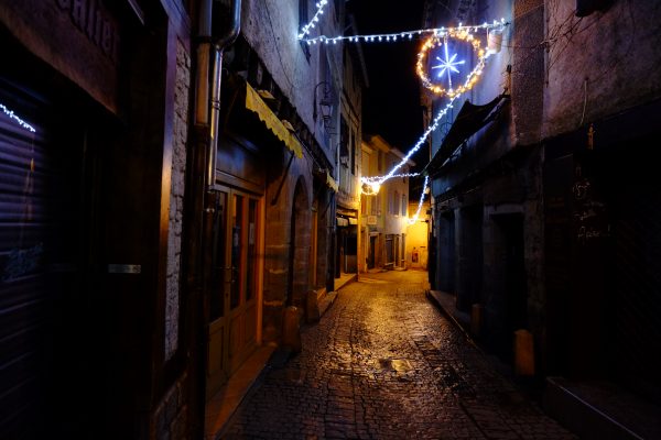 Dans les rues de Carcassonne la nuit