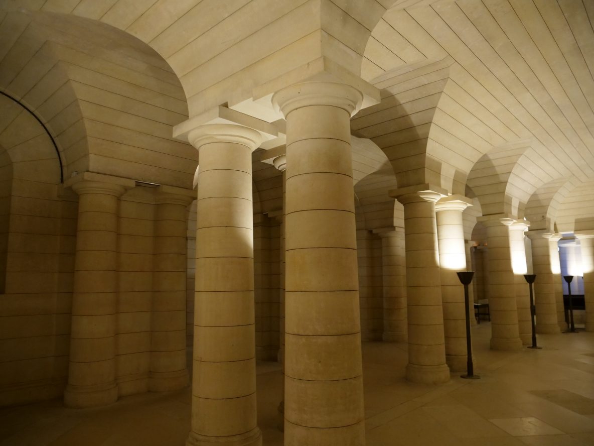 La crypte où se trouve les tombeaux des grands hommes (et femmes)