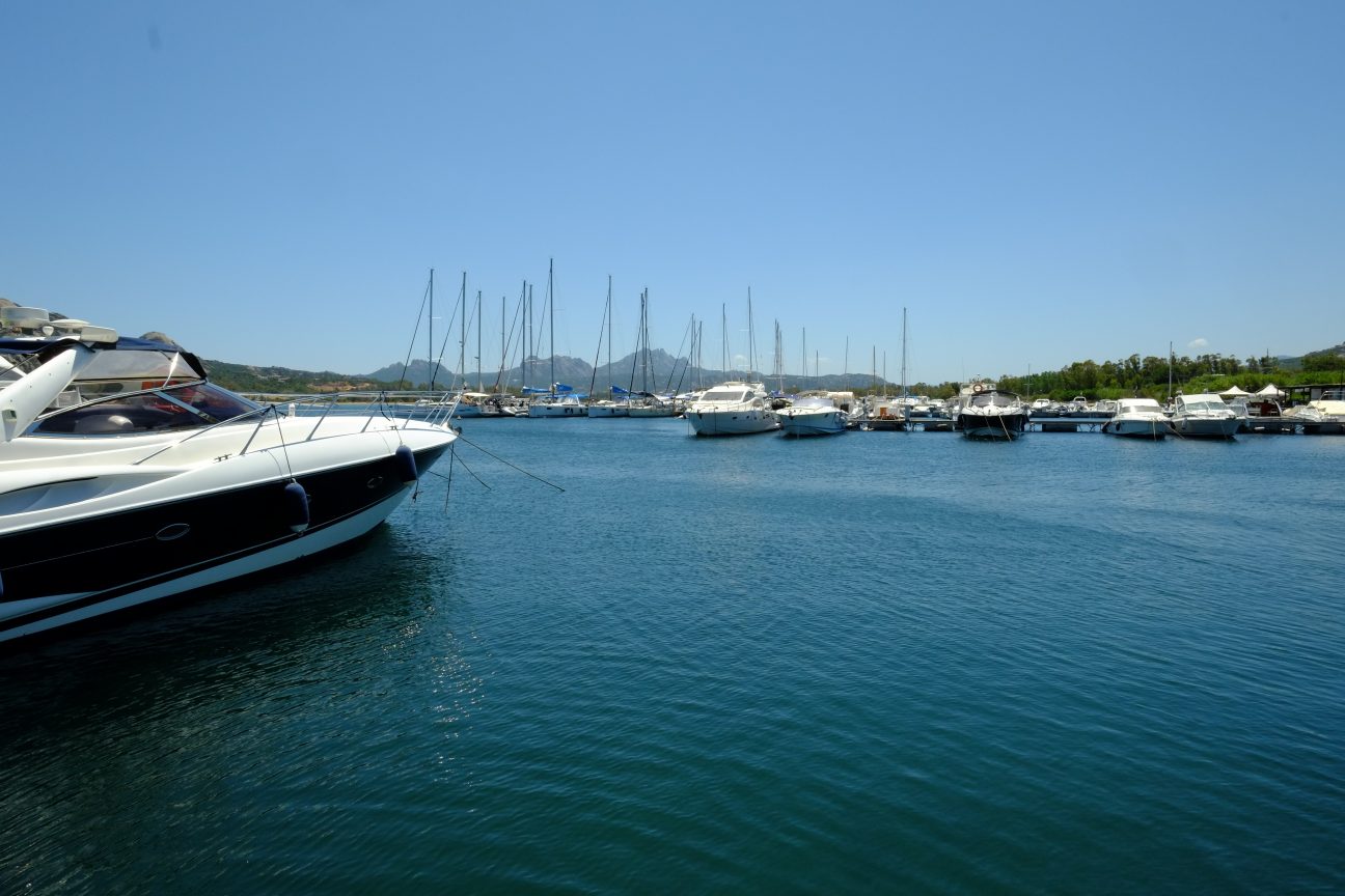 Le port de Cannigione dans le Nord-Est de la Sardaigne