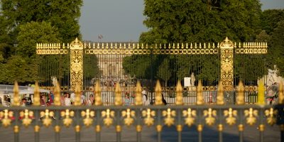 Les grilles de l'un des plus beaux jardins de Paris