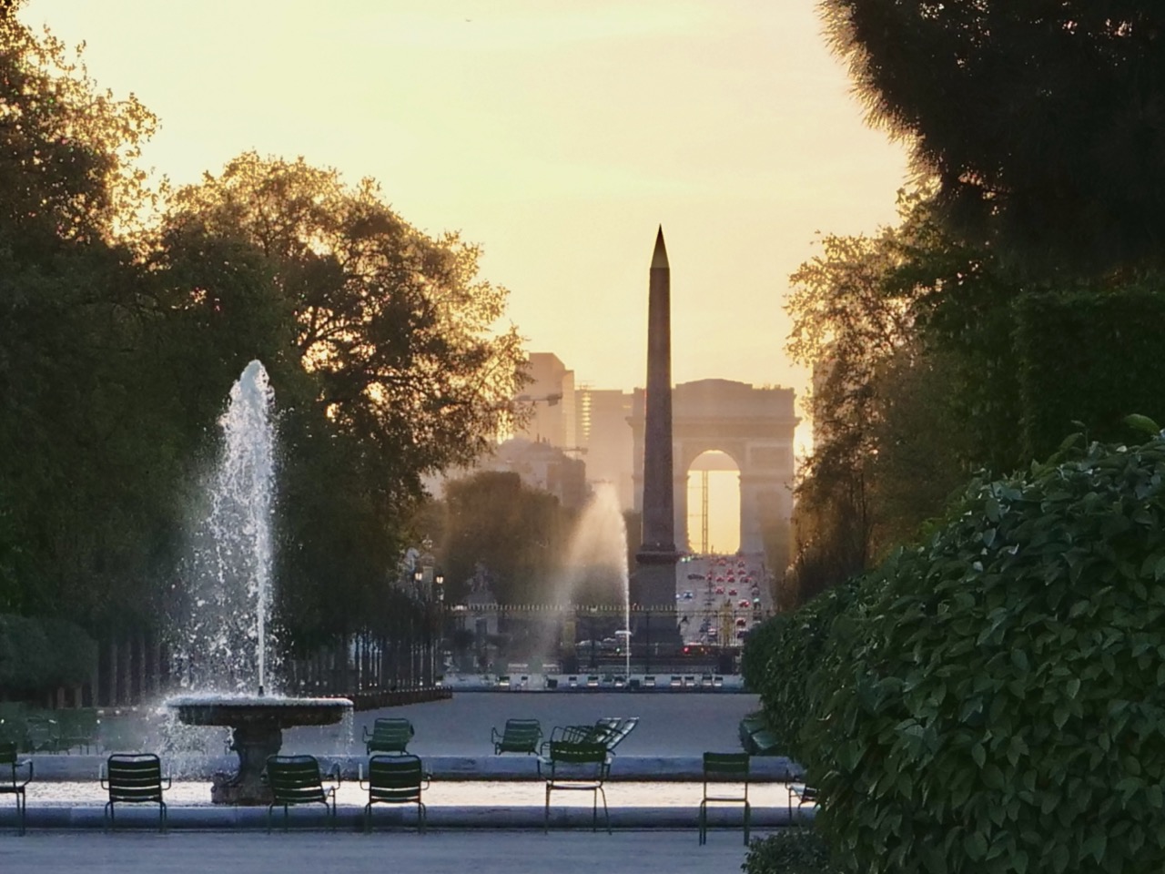 Un superbe coucher de soleil sur le jardin des Tuileries Grande