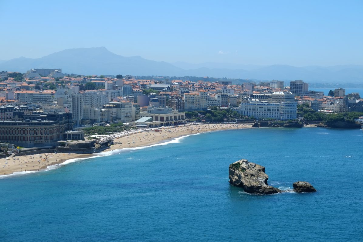 La grande plage de Biarritz vue du phare