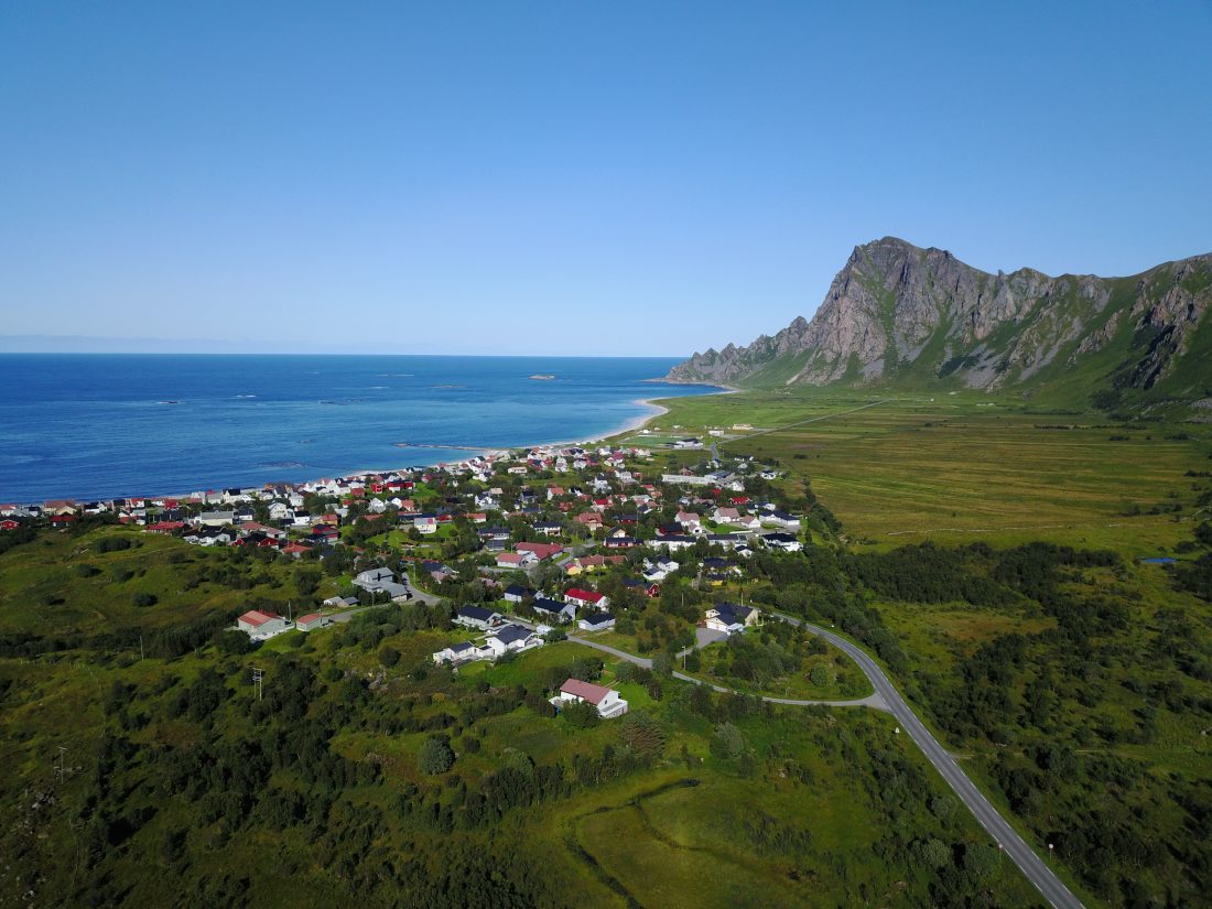 Le petit village de Bleik dans le nord de l'archipel des Vesteralen