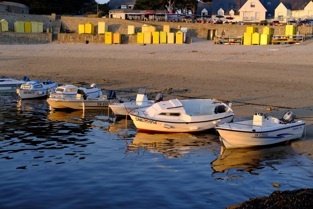 De jolies lumières sur la plage du port Saint Michel