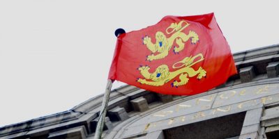 Tout savoir sur le drapeau Normand et sa signification
