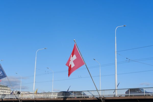 Le drapeau Suisse à Genève