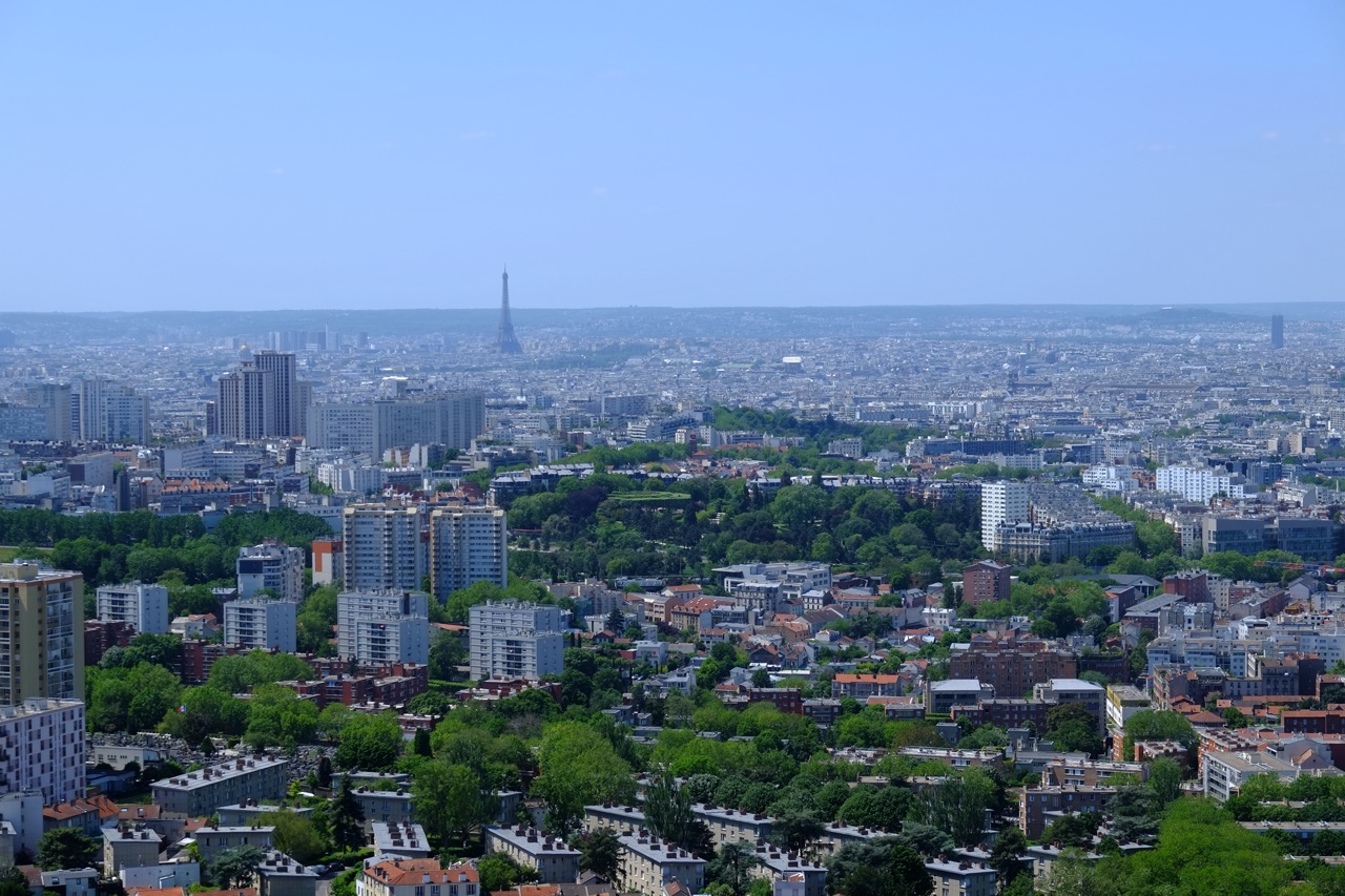 Une vue sur les Lilas, Paris et la tour Eiffel depuis la tour TDF