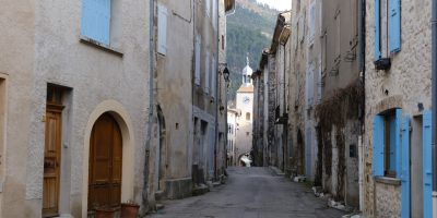 Dans les rues d'un des plus beaux villages de France à Châtillon-en-Diois, Drôme